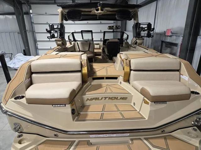 Slide: The Image of Nautique Super Air Nautique G25 Paragon 2026 - 11