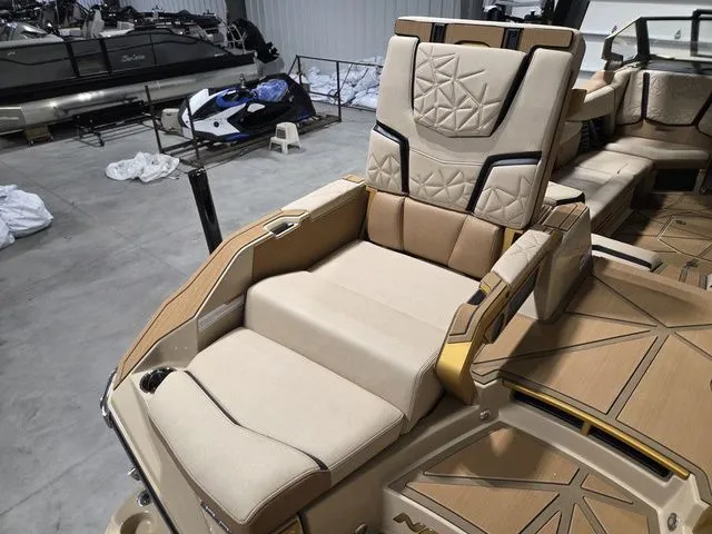 Slide: The Image of Nautique Super Air Nautique G25 Paragon 2026 - 18