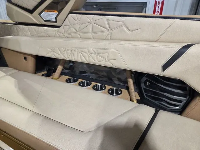 Slide: The Image of Nautique Super Air Nautique G25 Paragon 2026 - 27