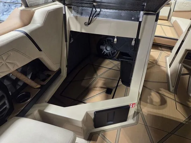 Slide: The Image of Nautique Super Air Nautique G25 Paragon 2026 - 29