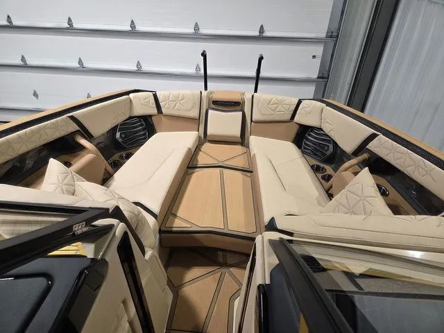 Slide: The Image of Nautique Super Air Nautique G25 Paragon 2026 - 39