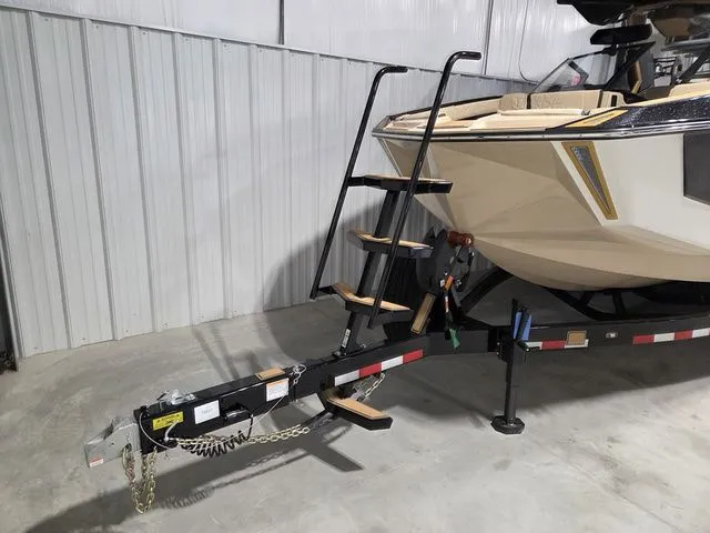 Slide: The Image of Nautique Super Air Nautique G25 Paragon 2026 - 4