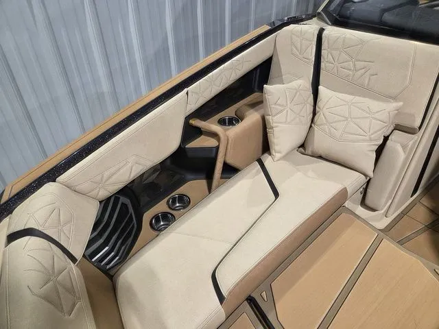 Slide: The Image of Nautique Super Air Nautique G25 Paragon 2026 - 40