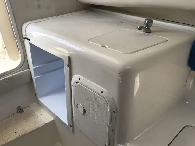 Slide: The Image of Sport-Craft 241 Walkaround 2001 - 13