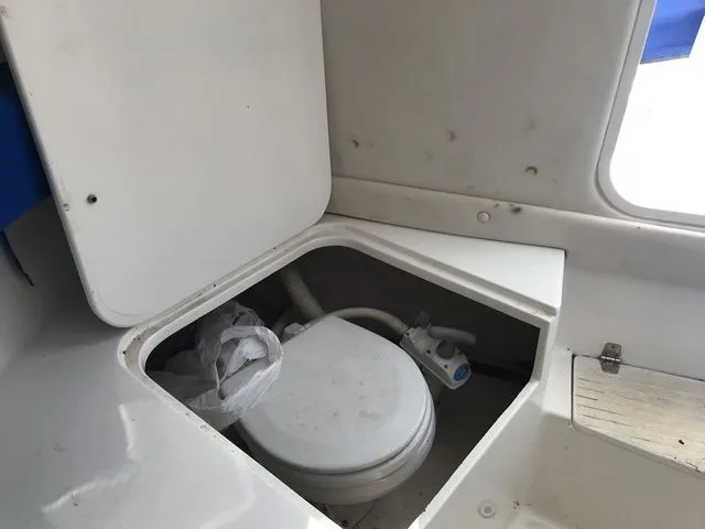 Slide: The Image of Sport-Craft 241 Walkaround 2001 - 14