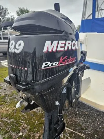 Slide: The Image of Sport-Craft 241 Walkaround 2001 - 16