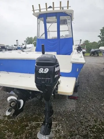 Slide: The Image of Sport-Craft 241 Walkaround 2001 - 17