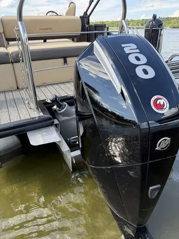 Slide: The Image of Harris 230 Sunliner SL W/ 2020 Floe VSD-6500 2023 - 25