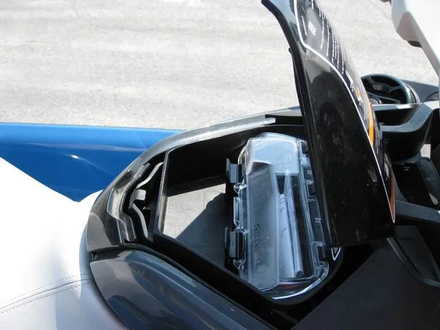 Slide: The Image of BRP GTX 155 SOUND SYSTEM 2018 - 11