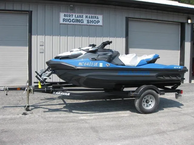 Slide: The Image of BRP GTX 155 SOUND SYSTEM 2018 - 3