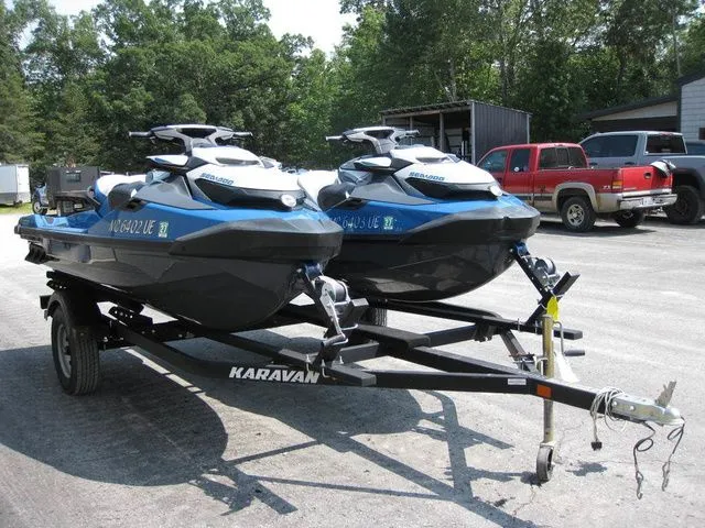 Slide: The Image of BRP GTX 230 SOUND SYSTEM 2018 - 1