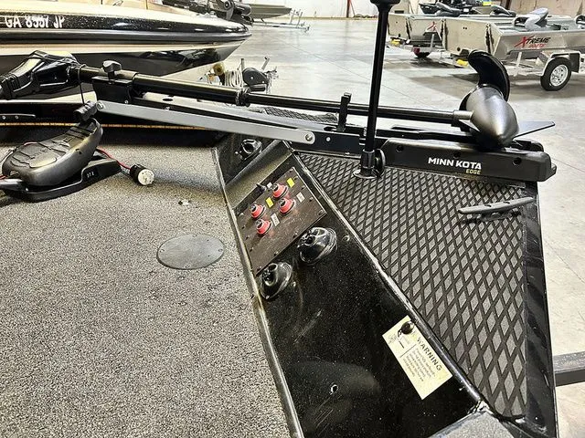 Slide: The Image of Lowe Stinger 195 Dc 2016 - 13