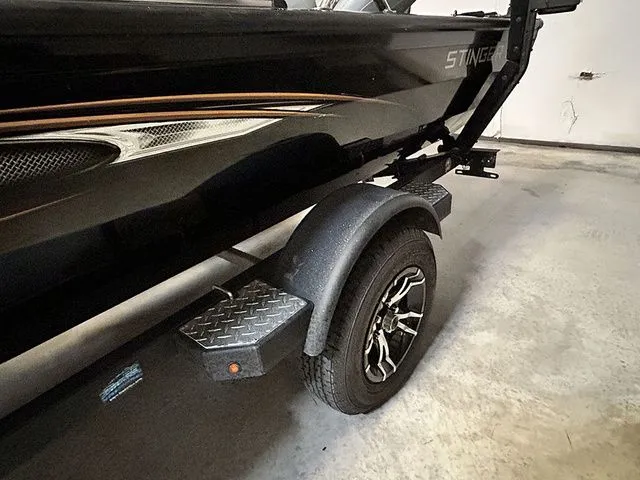 Slide: The Image of Lowe Stinger 195 Dc 2016 - 14