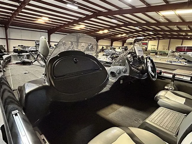 Slide: The Image of Lowe Stinger 195 Dc 2016 - 6