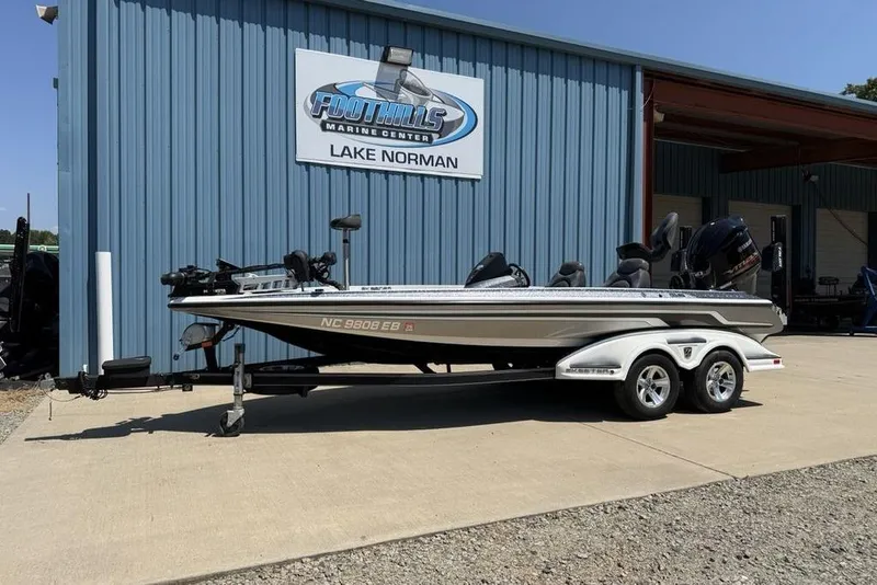 Slide: The Image of 2014 Skeeter FX 20 boat on trailer at Foothills Marine Center, Lake Norman. - 29