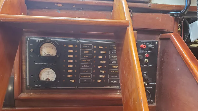 Slide: The Image of Alberg Sailboats 34 1985 - 14