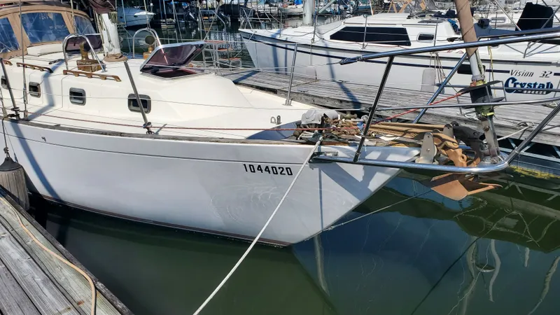 Slide: The Image of Alberg Sailboats 34 1985 - 3