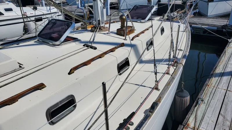 Slide: The Image of Alberg Sailboats 34 1985 - 4