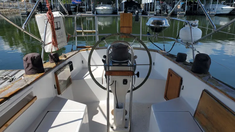 Slide: The Image of Alberg Sailboats 34 1985 - 5