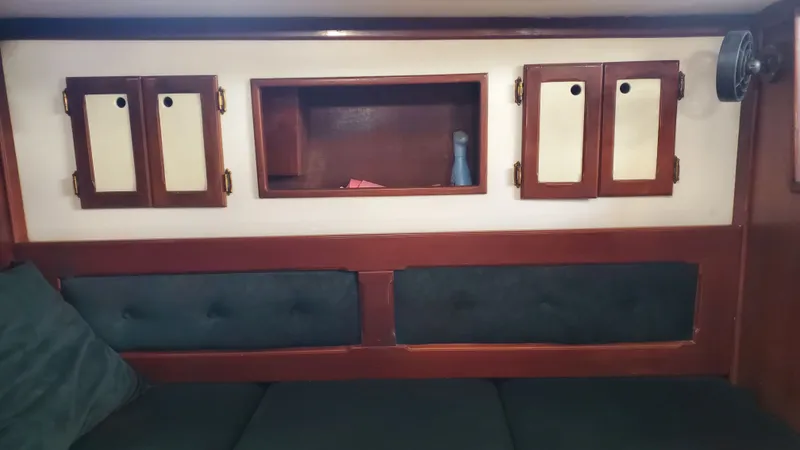 Slide: The Image of Alberg Sailboats 34 1985 - 8