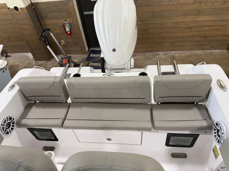 Slide: The Image of Sportsman Heritage 231 Center Console 2025 - 13