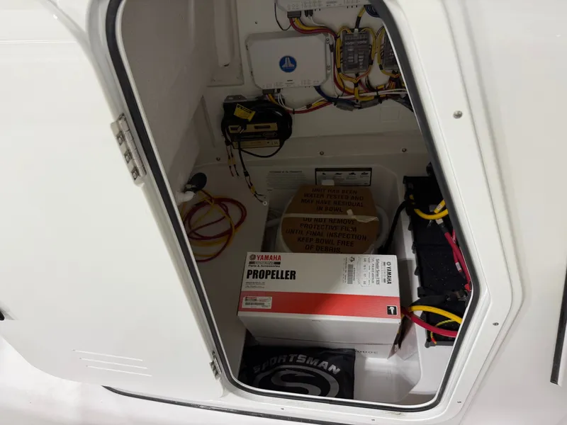 Slide: The Image of Sportsman Heritage 231 Center Console 2025 - 6