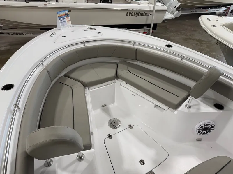 Slide: The Image of Sportsman Heritage 231 Center Console 2025 - 9