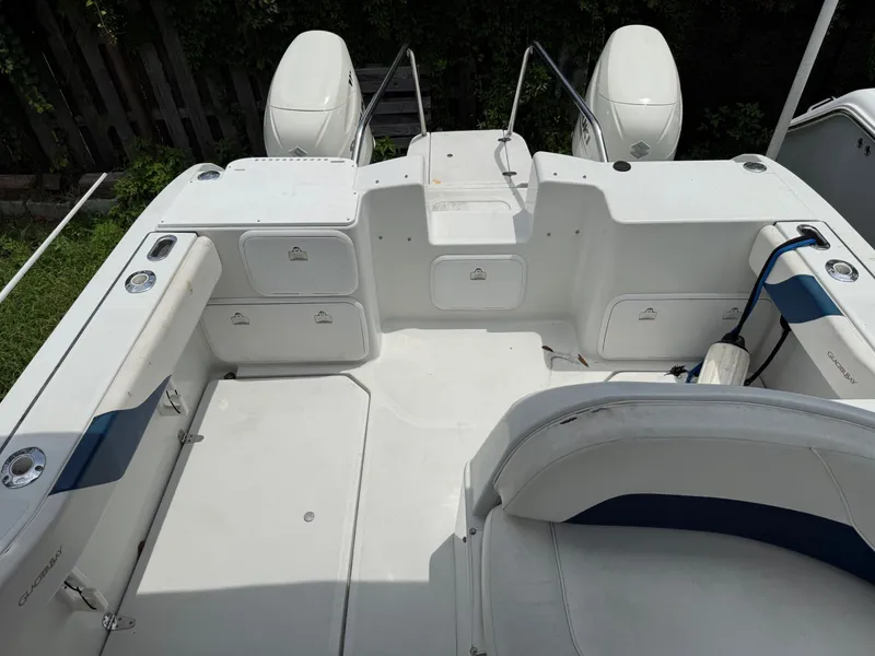 Slide: The Image of Glacier Bay 2240sx Renegade 2003 - 5