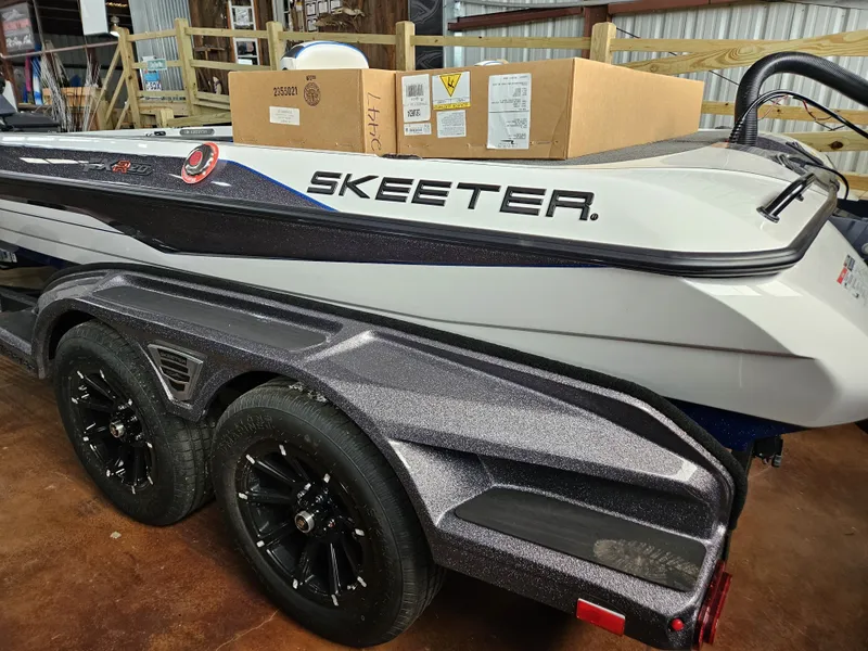 Slide: The Image of Skeeter FXR20 FLEX 2026 - 11