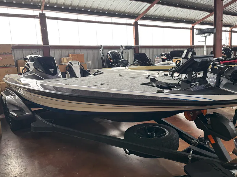 Slide: The Image of Skeeter FXR20 FLEX 2026 - 14