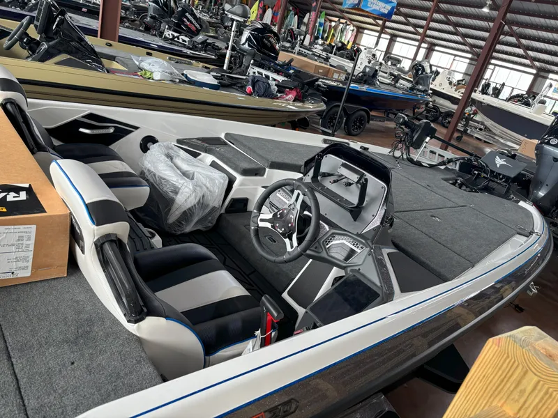 Slide: The Image of Skeeter FXR20 FLEX 2026 - 7