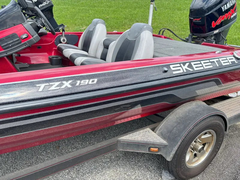 Slide: The Image of Skeeter TZX190 2013 - 2