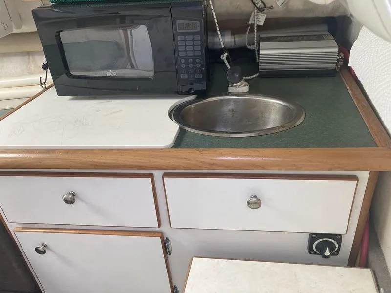 Slide: The Image of Trophy 2509 Walkaround 2002 - 15