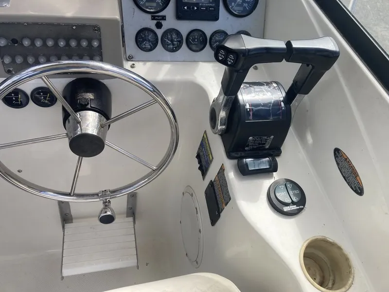 Slide: The Image of Trophy 2509 Walkaround 2002 - 7