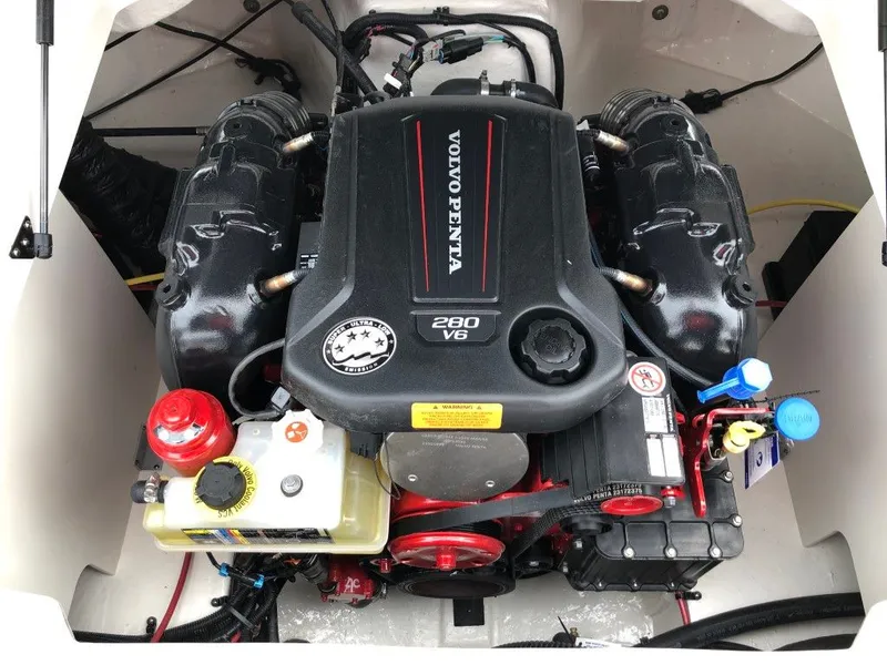 Slide: The Image of Chaparral 23 H20 SURF 2019 - 19