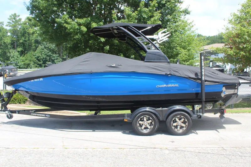 Slide: The Image of Chaparral 23 H20 SURF 2019 - 20