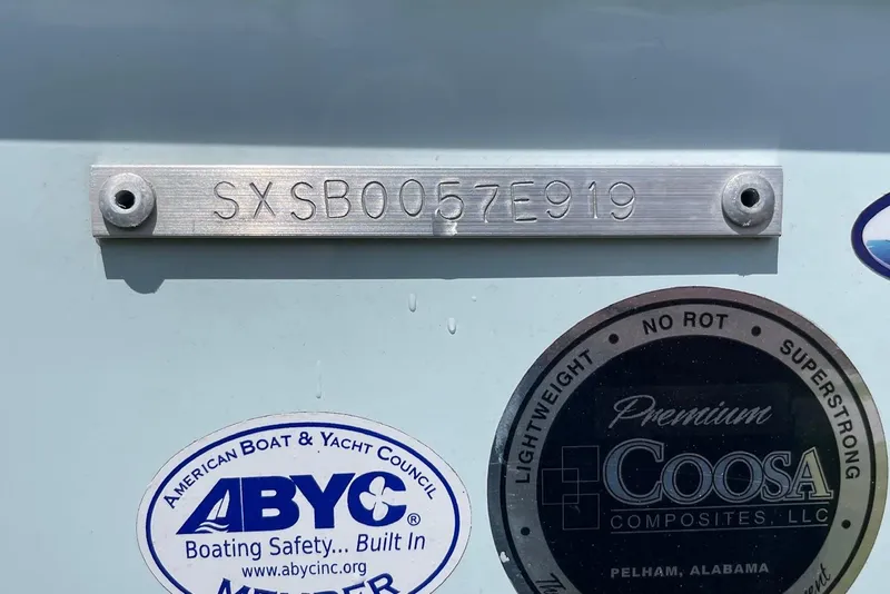 Slide: The Image of 2019 Sea Hunt BX 20 BR boat with serial number and safety certification labels. - 33