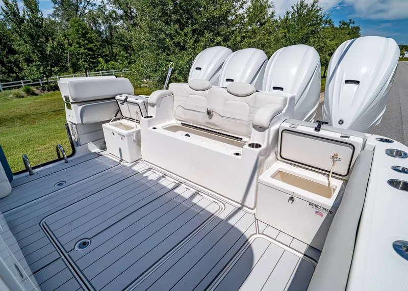 Slide: The Image of HCB 42 Lujo 2021 - 10