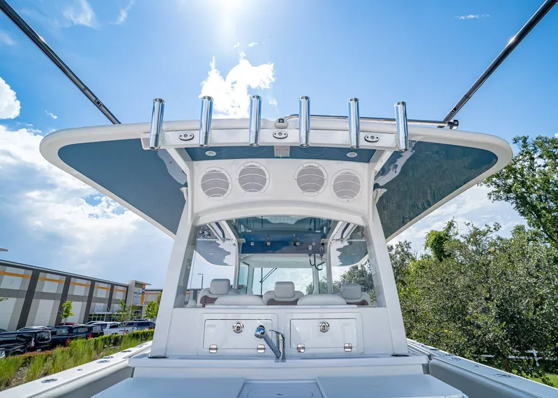 Slide: The Image of HCB 42 Lujo 2021 - 12