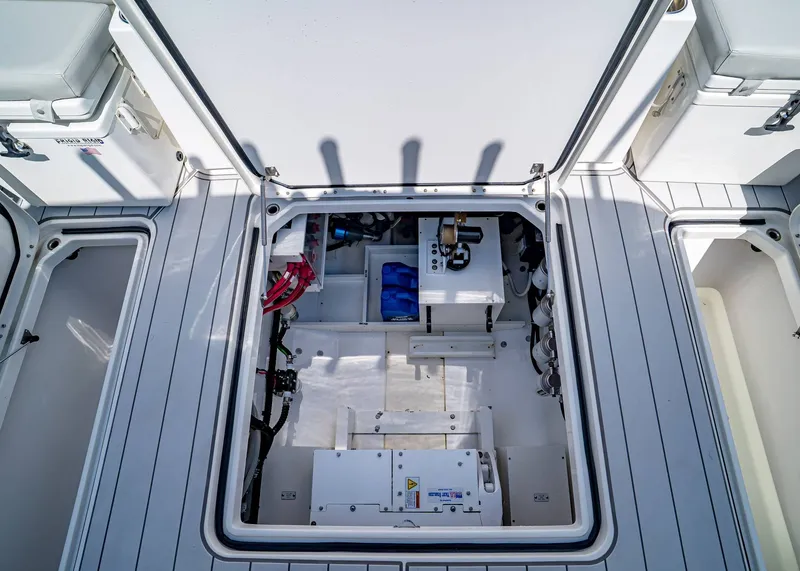 Slide: The Image of HCB 42 Lujo 2021 - 16