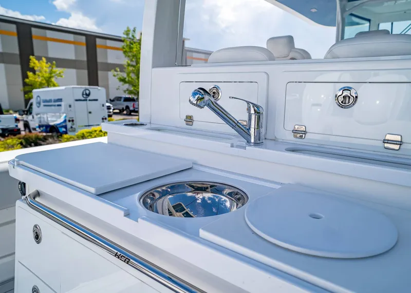 Slide: The Image of HCB 42 Lujo 2021 - 18