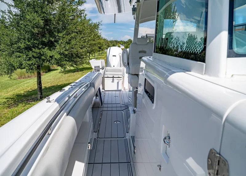 Slide: The Image of HCB 42 Lujo 2021 - 23