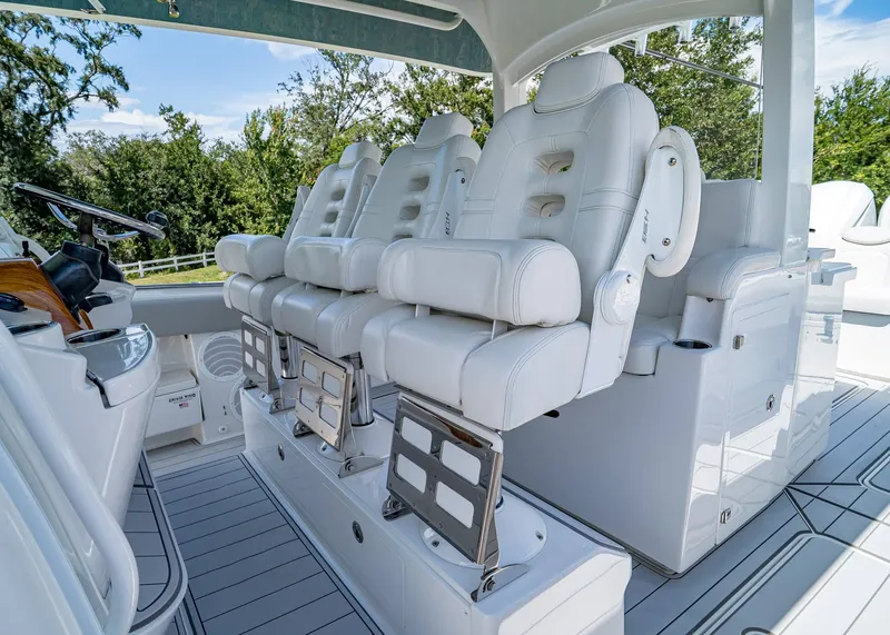 Slide: The Image of HCB 42 Lujo 2021 - 29