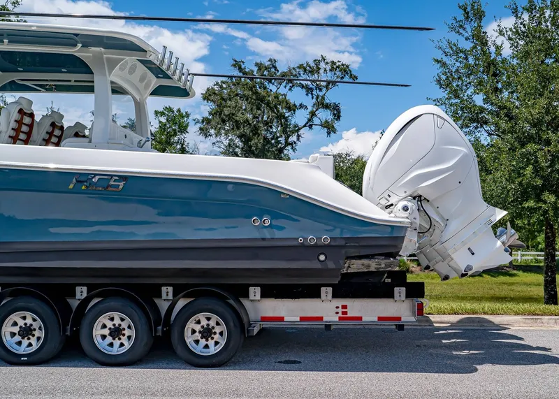 Slide: The Image of HCB 42 Lujo 2021 - 3