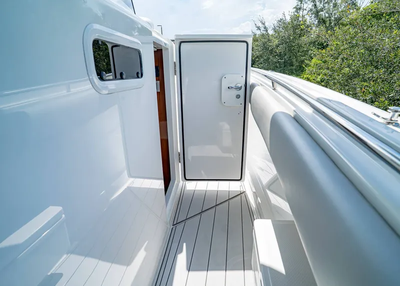 Slide: The Image of HCB 42 Lujo 2021 - 30