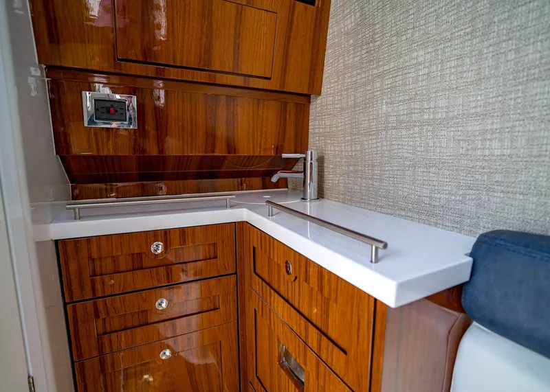 Slide: The Image of HCB 42 Lujo 2021 - 36