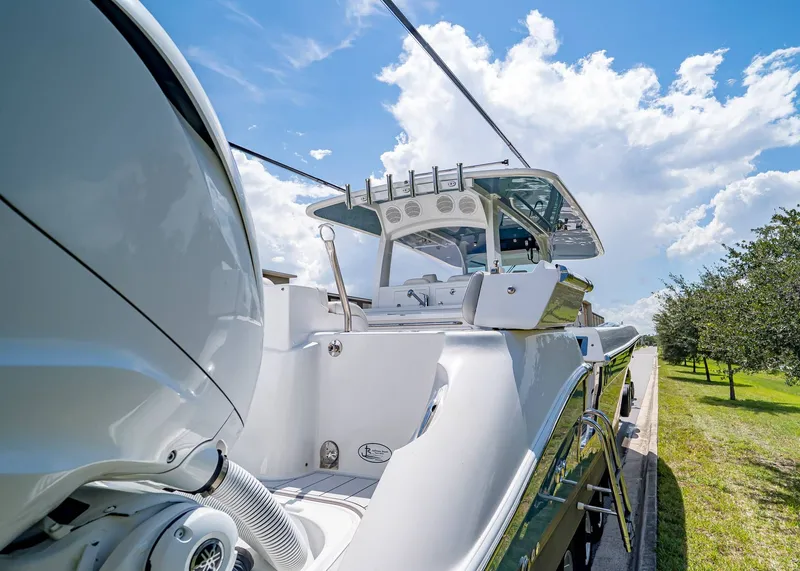 Slide: The Image of HCB 42 Lujo 2021 - 7