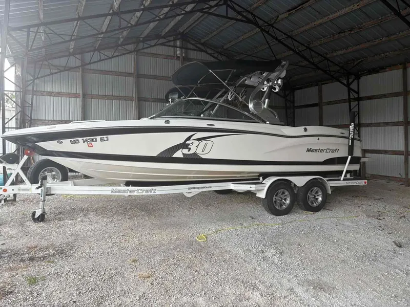 Slide: The Image of MasterCraft X30 2013 - 1