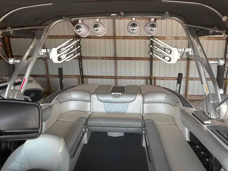 Slide: The Image of MasterCraft X30 2013 - 3