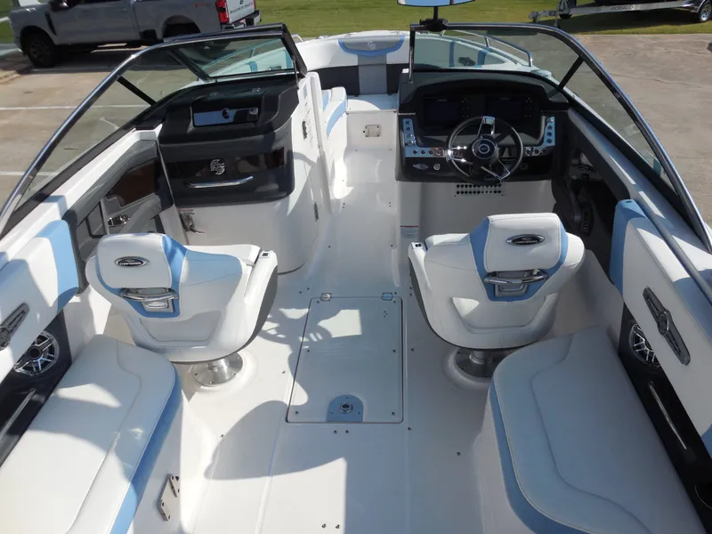 Slide: The Image of Chaparral 26 Surf 2023 - 10